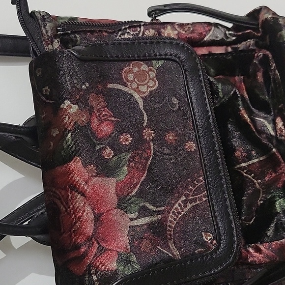 Small velvet backpack - Picture 2 of 6